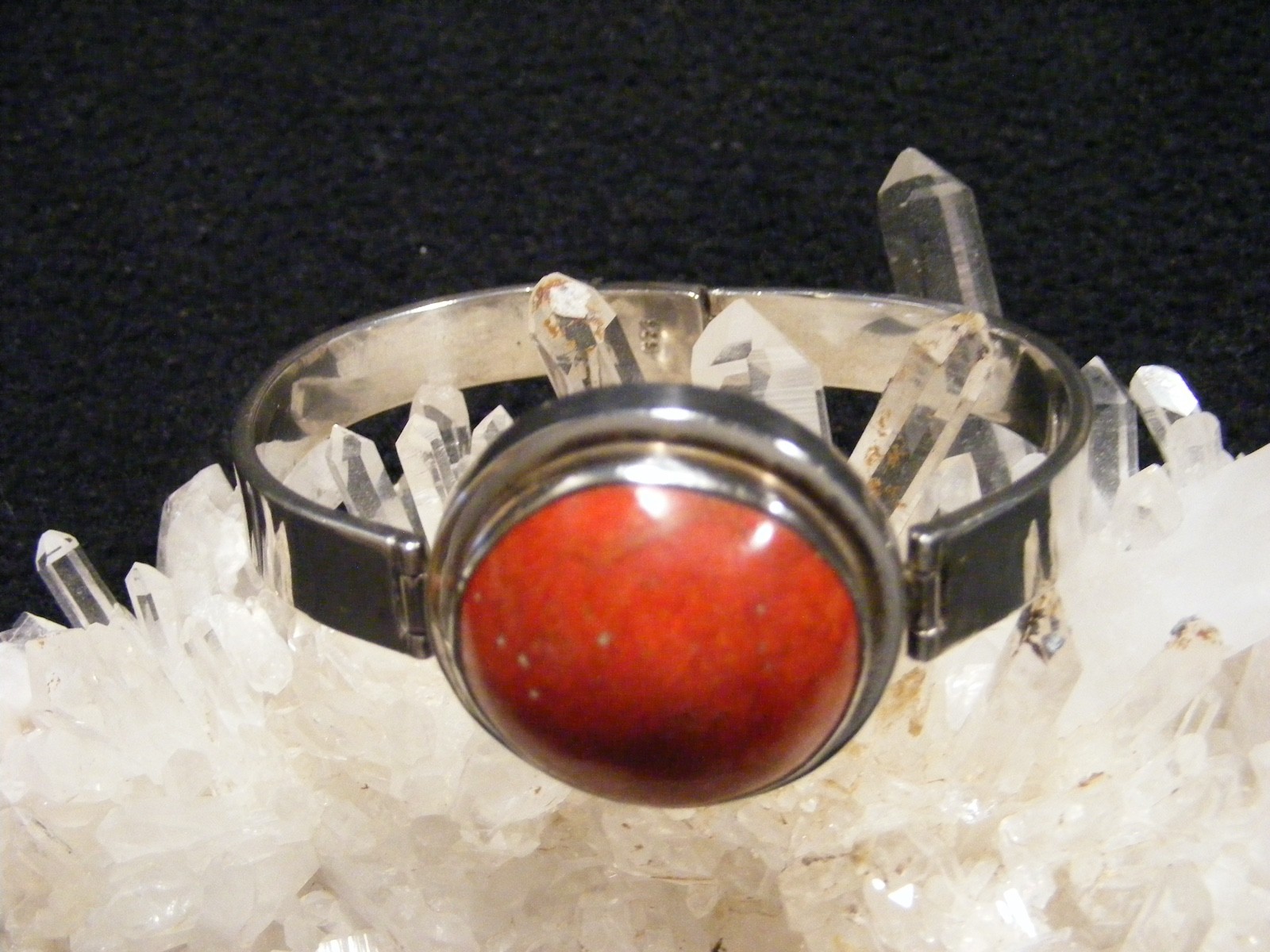 Vintage Modernist sterling silver 925 Coral cabochon Heavy bracelet 36.3g hinged