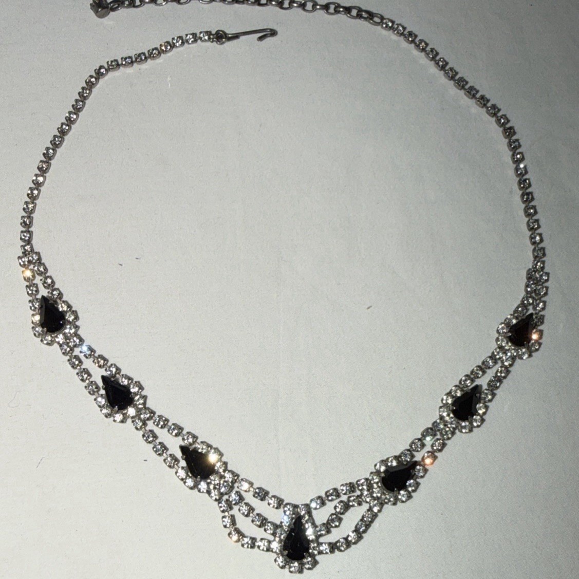 Vintage Rhinestone 16″+3” extender Necklace Teardrop Black Stones