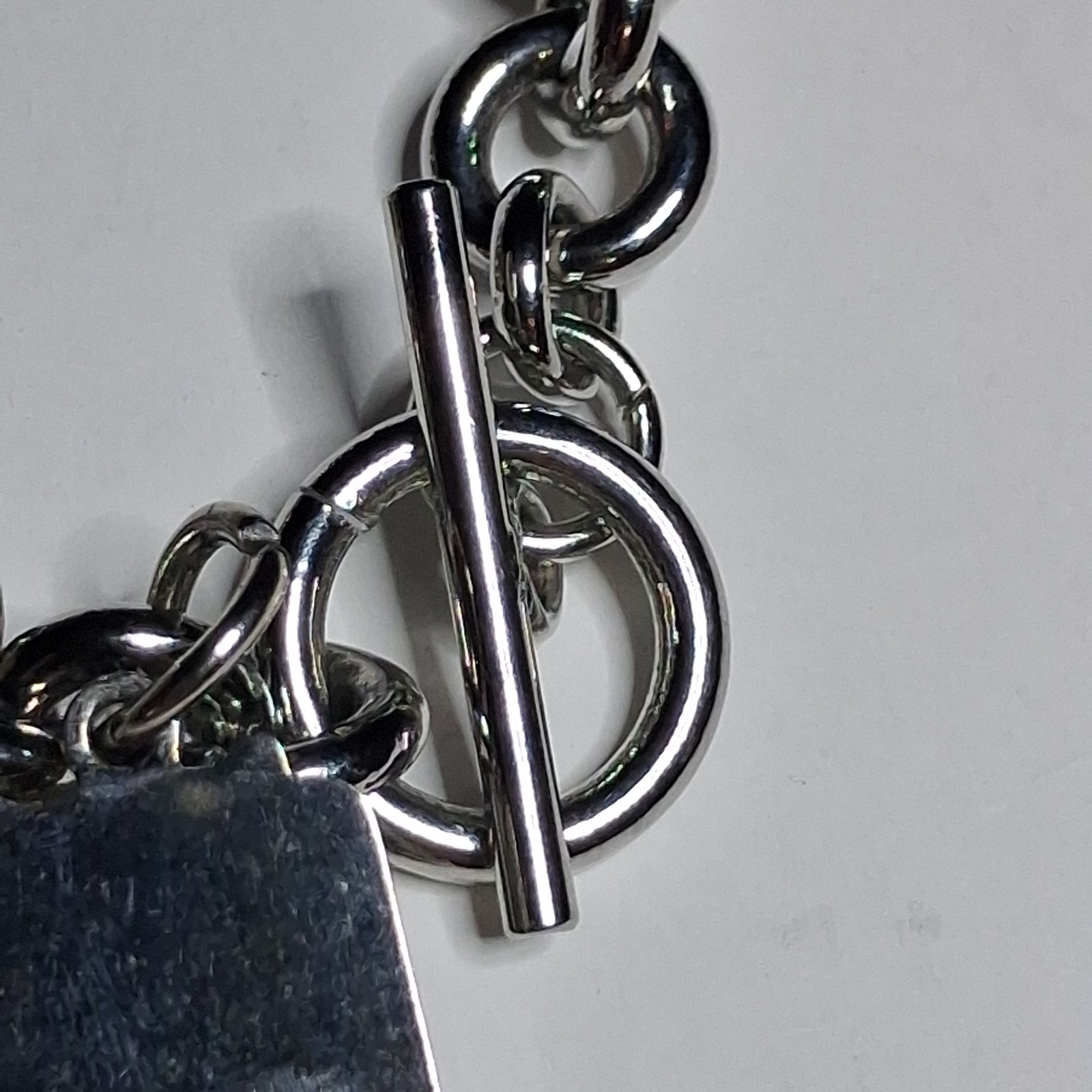 Vintage Harrahs Casino 777 Slot Machine Charm Toggle Bracelet Silver Tone 7.5″