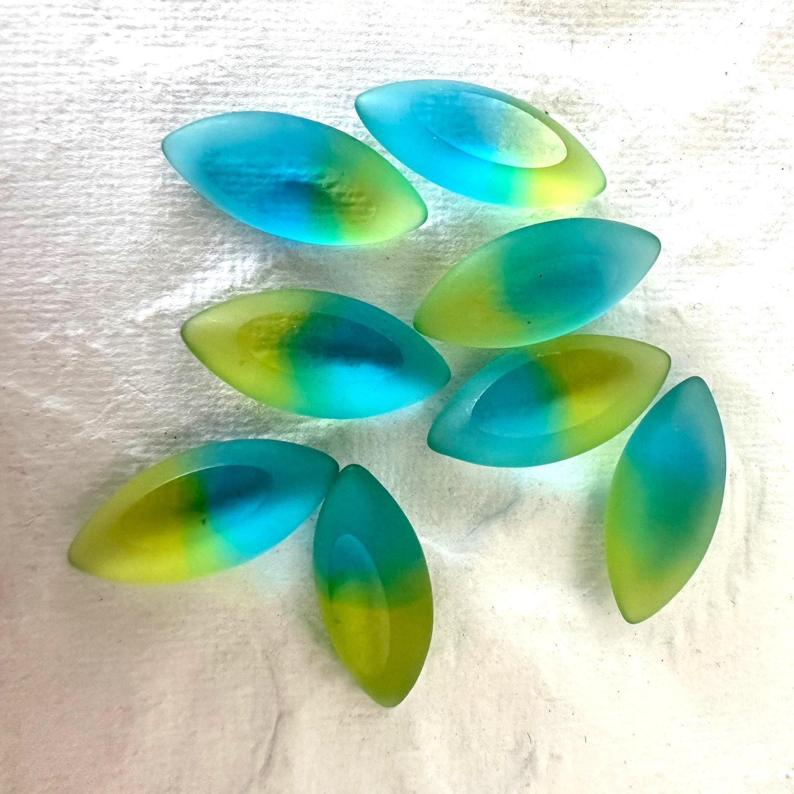 AM910 Vintage glass navettes 15x7mm aqua/jonquil matte w/polished flat (8)