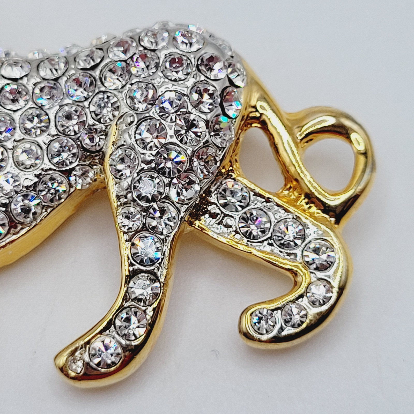 Lion Walking Curled Tail Green Eye Pave Sparkling Crystal Gold Tone Vtg Brooch