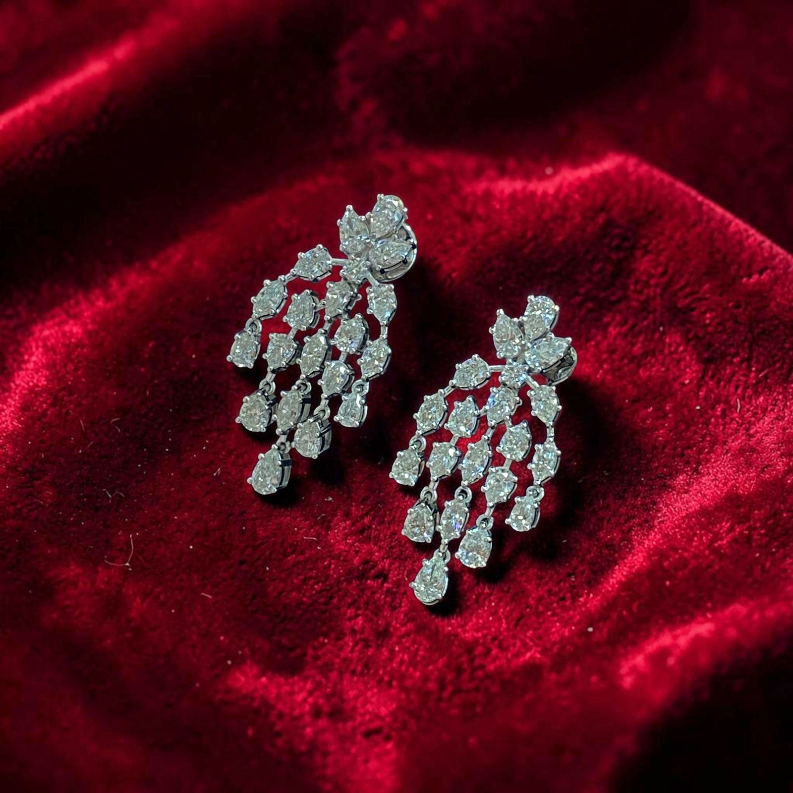 Beautiful 4.07 Cts Pear Marquise Round F/VS1 Diamonds Dangle Earrings 18K Gold