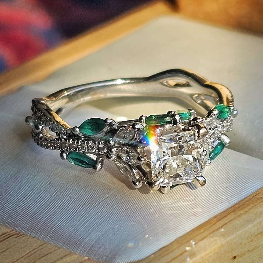 Brilliant Earth Signed 18k White Gold Princess Diamond ~ Ring Size 7