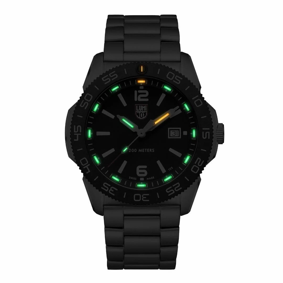 Luminox Pacific Diver Quartz Black Dial 44mm 200m Steel Bracelet Date XS.3122