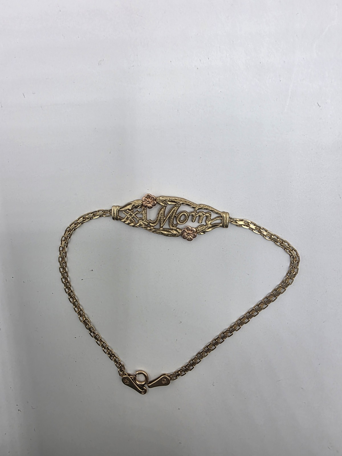 10K Yellow Gold Bracelet ‘MOM’ 2.4 Grams