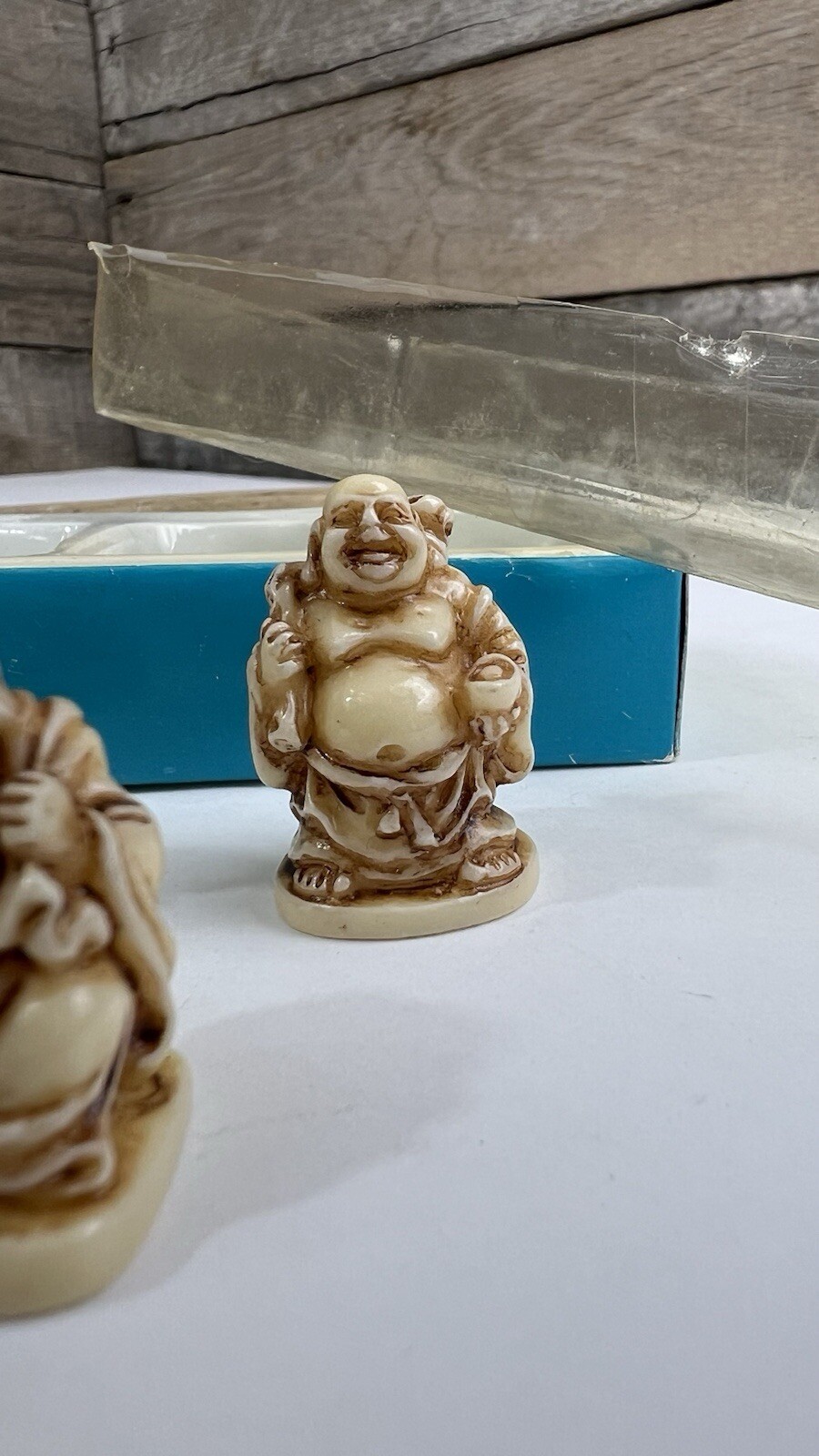 6 Piece Resin White/Brown Carved Buddha Face Head Pendant Amulet Necklace 🤎