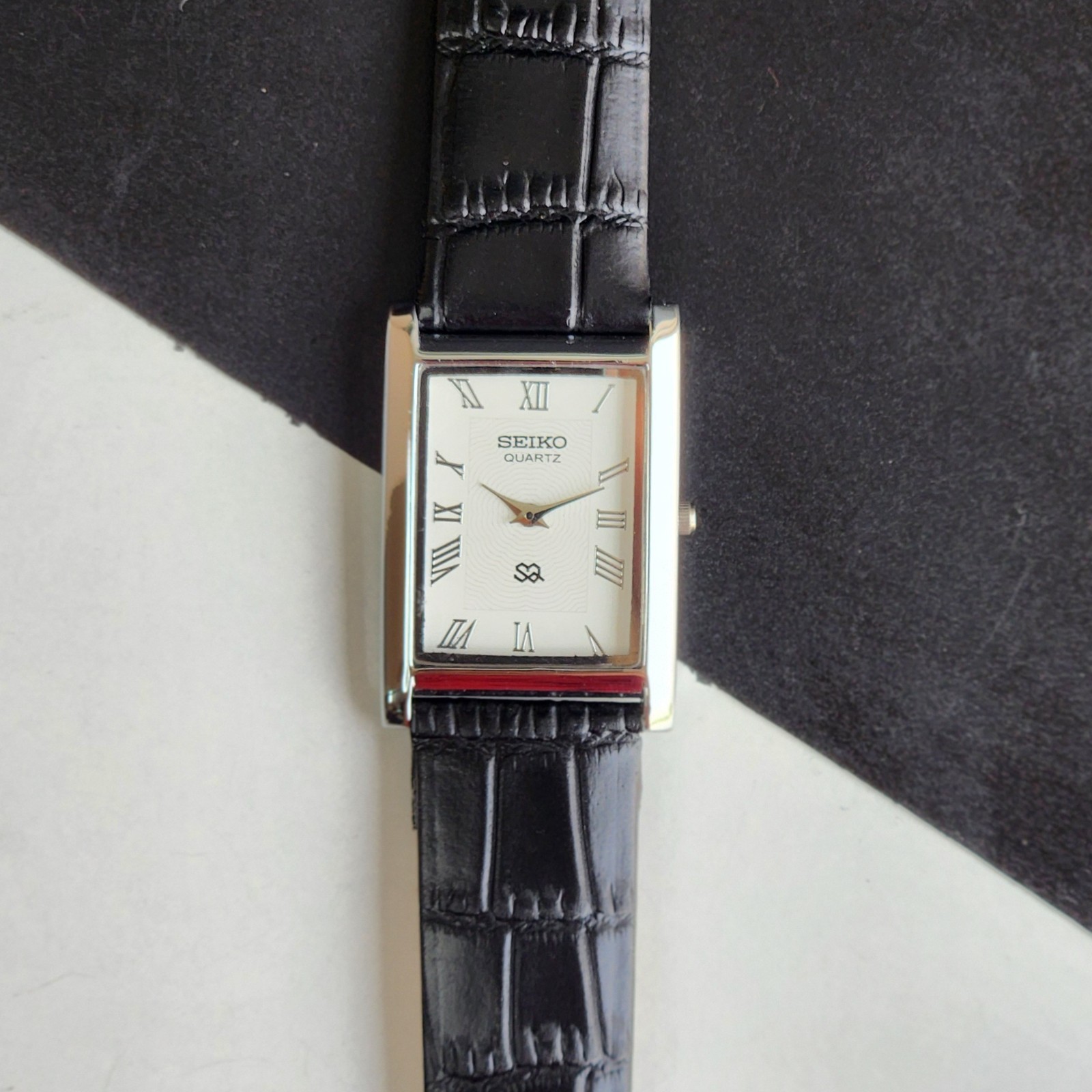 Vintage Seiko Slim Tank Quartz Men White Dial Dress Watch-Free Shipping