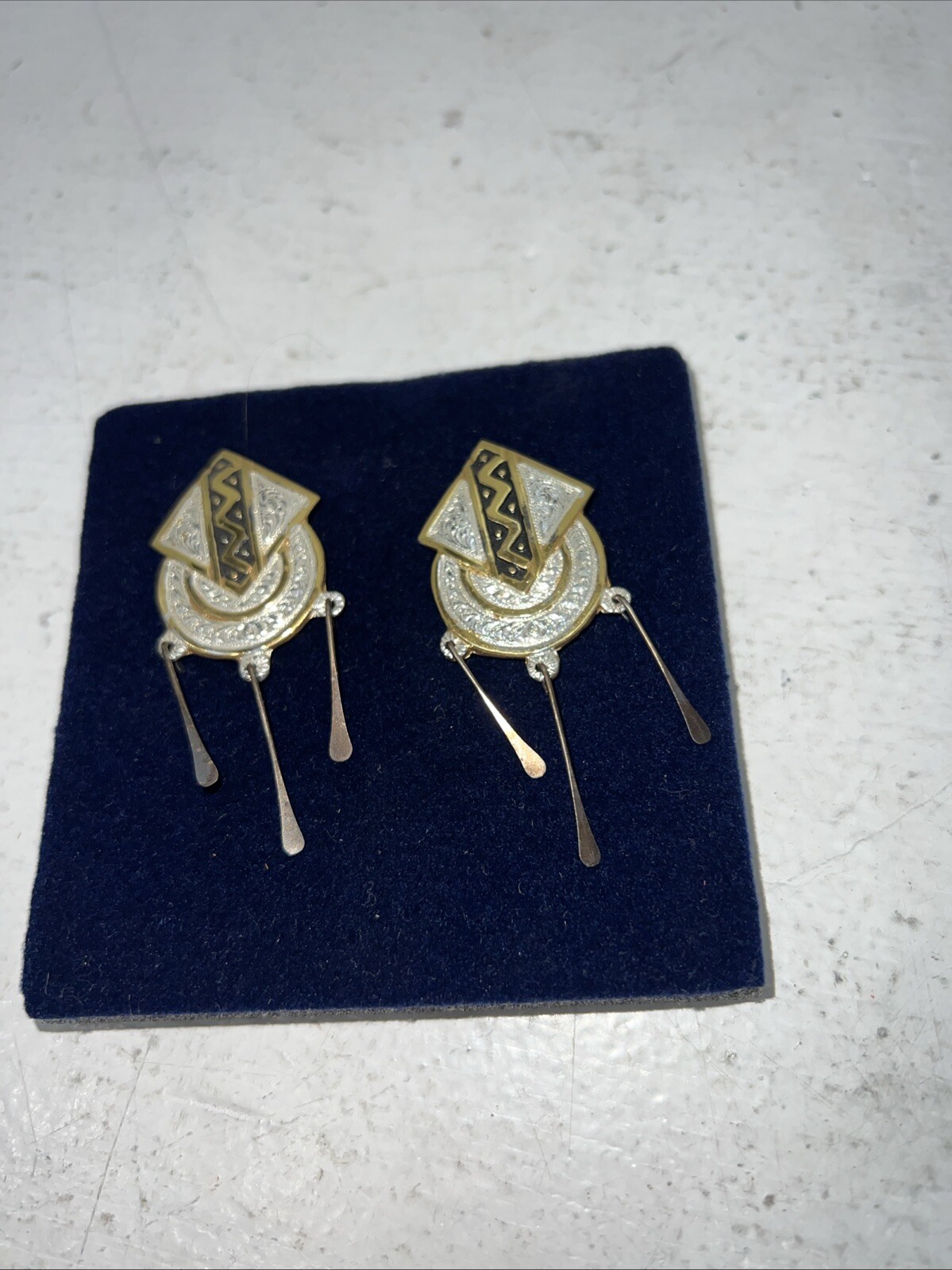 New Women’s Montana Silversmiths Aztec Black Silver Gold Dangle Earrings. F-24