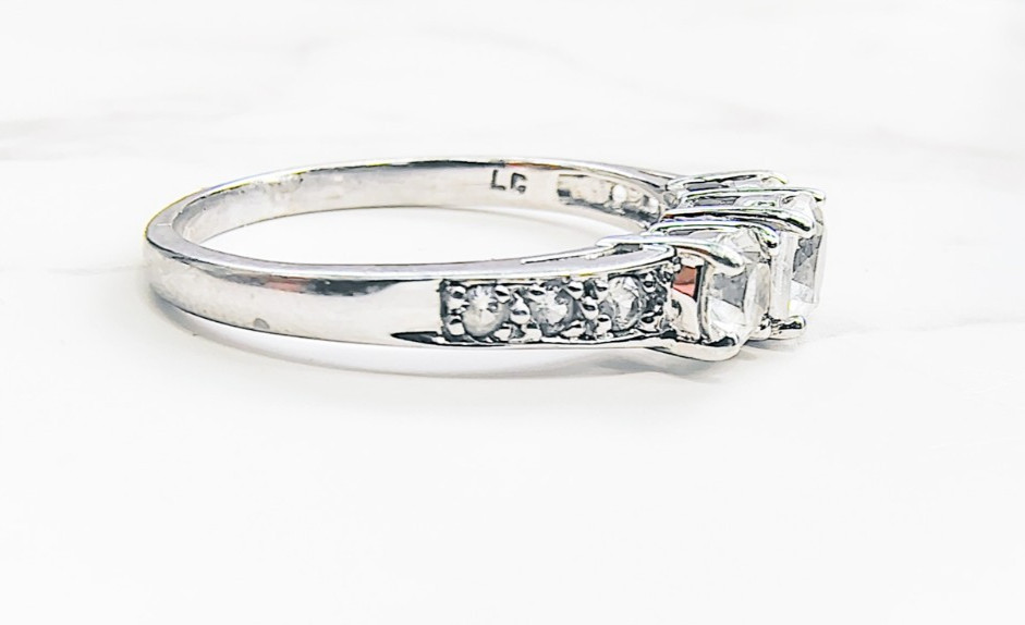 Andin 10K White Gold 1.00CT Diamond Ring • Size 8 • 9 Diamonds • 2.58g