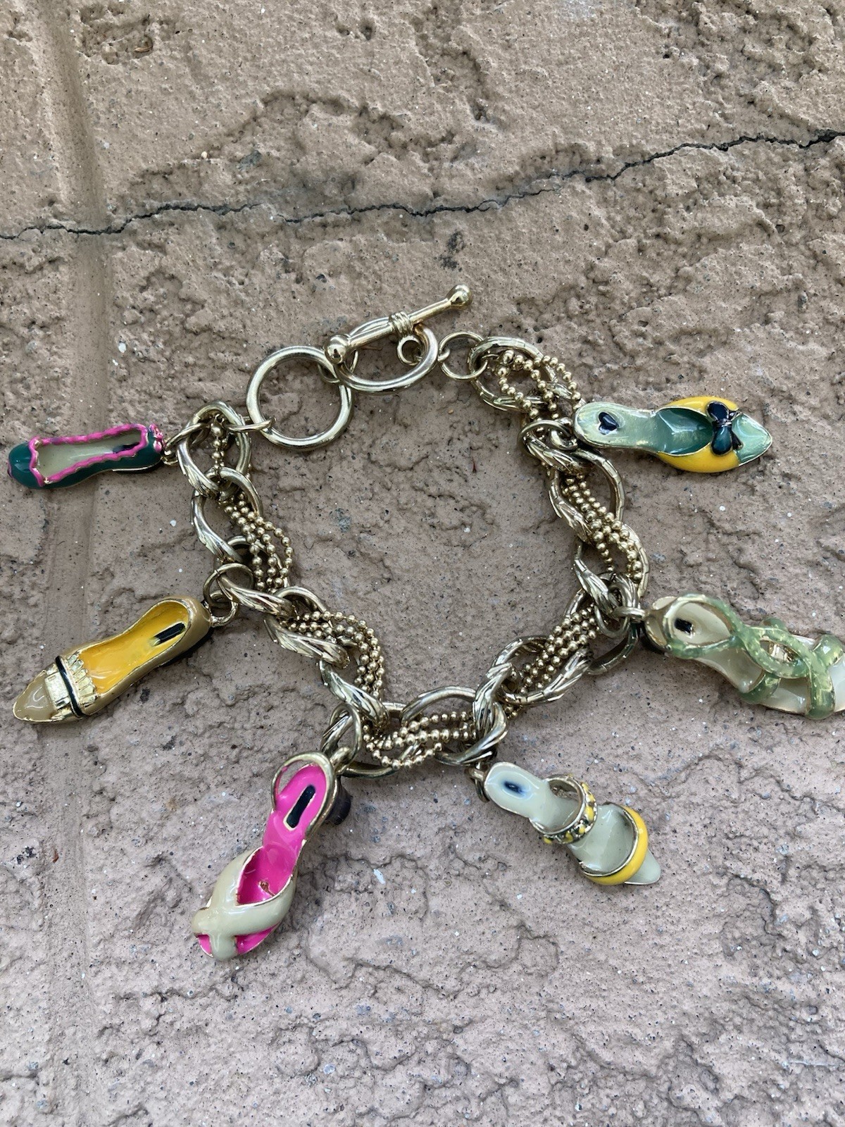 Goldtone Multicolor Enamel SHOES Charm Bracelet – YELLOW GREEN BEIGE PINK