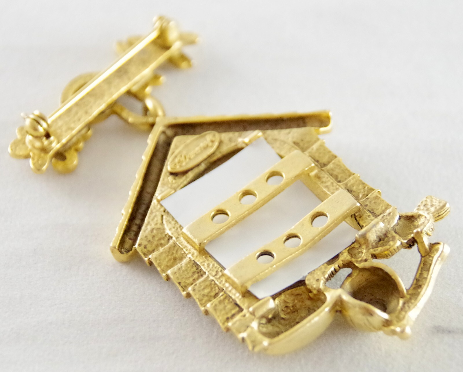 3″ VTG c1980’s DANECRAFT “MY PAL” DOG-THEMED PHOTO FRAME GOLD TONE PEWTER BROOCH