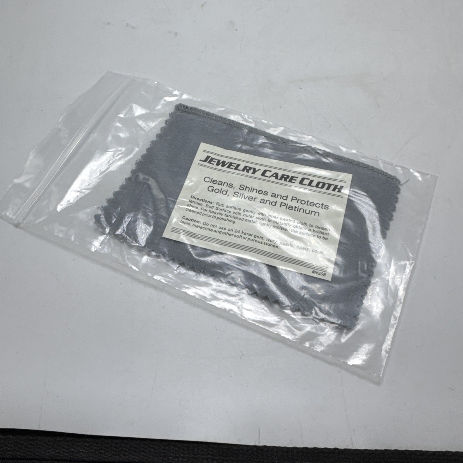 Uben Jewelry Care Cloth Clean, Shines,, & Protects Gold Silver & Platinum New