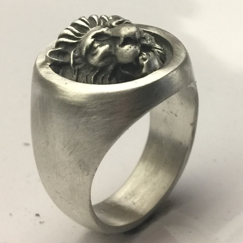 MJG STERLING SILVER HEAVY LION KING RING. BIKER. GUITAR PLAYER.