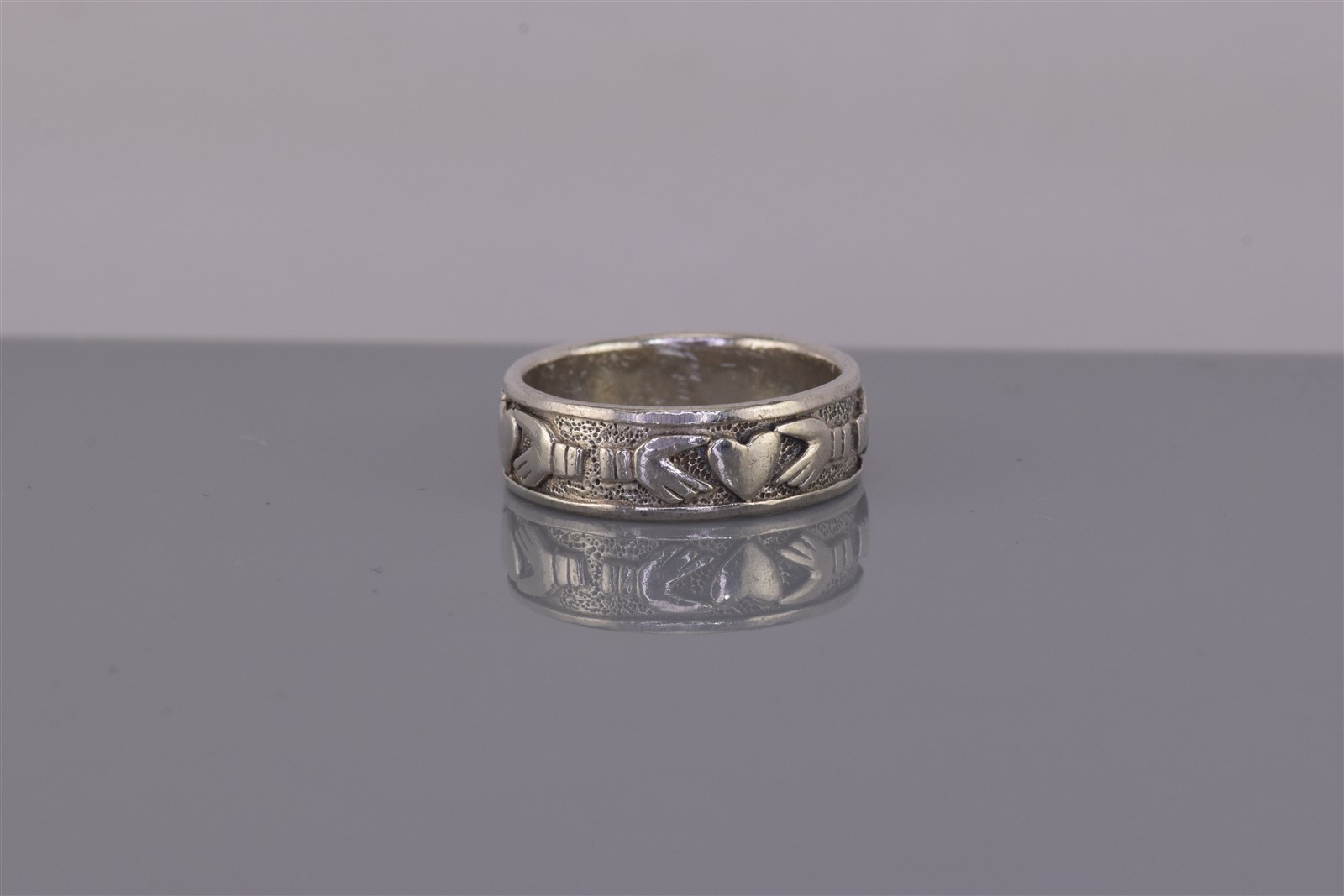 Peter Stone Sterling Silver Irish Claddagh Hearts Eternity Band Ring 925 Sz: 8