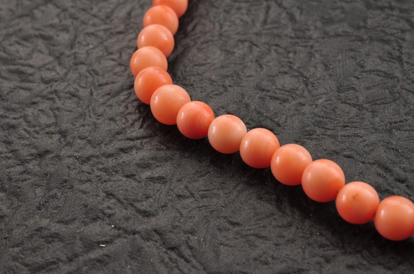 Salmon pink coral Necklace and ear clip set (total 116ct) with Certificate case.