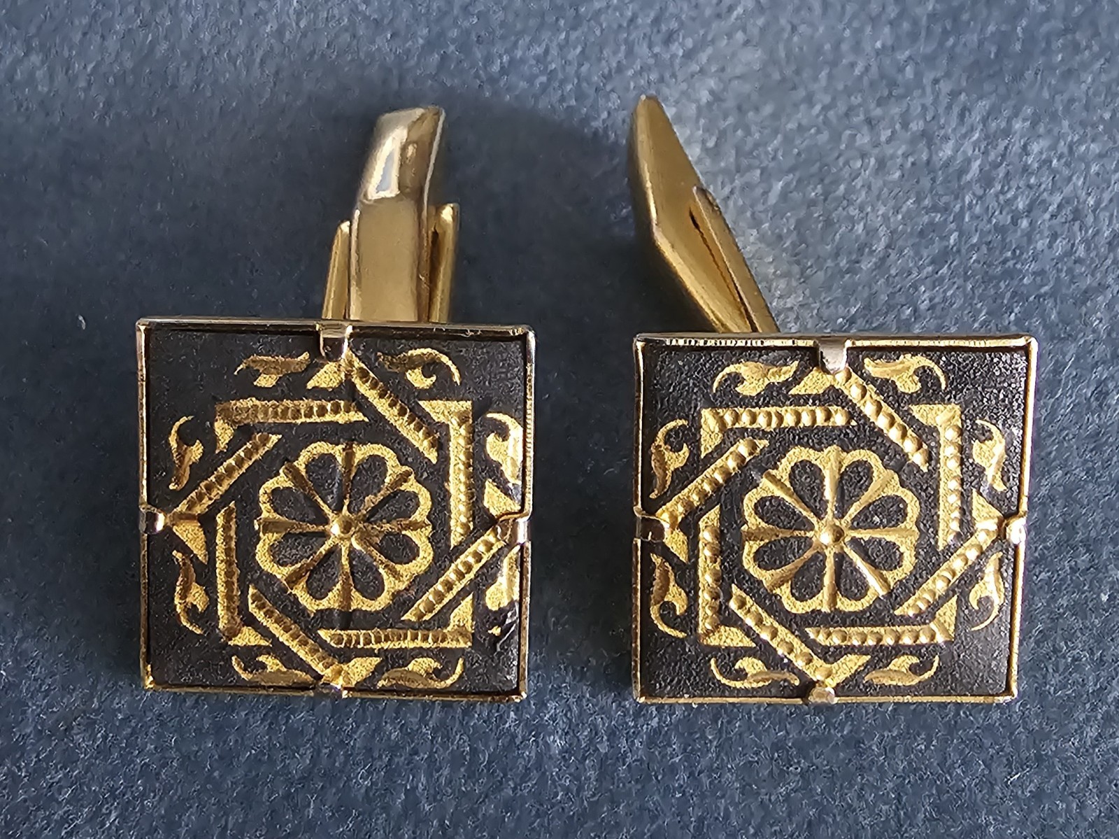 Vintage Square Black & Gold Damascene Cufflinks Mid 20th Century
