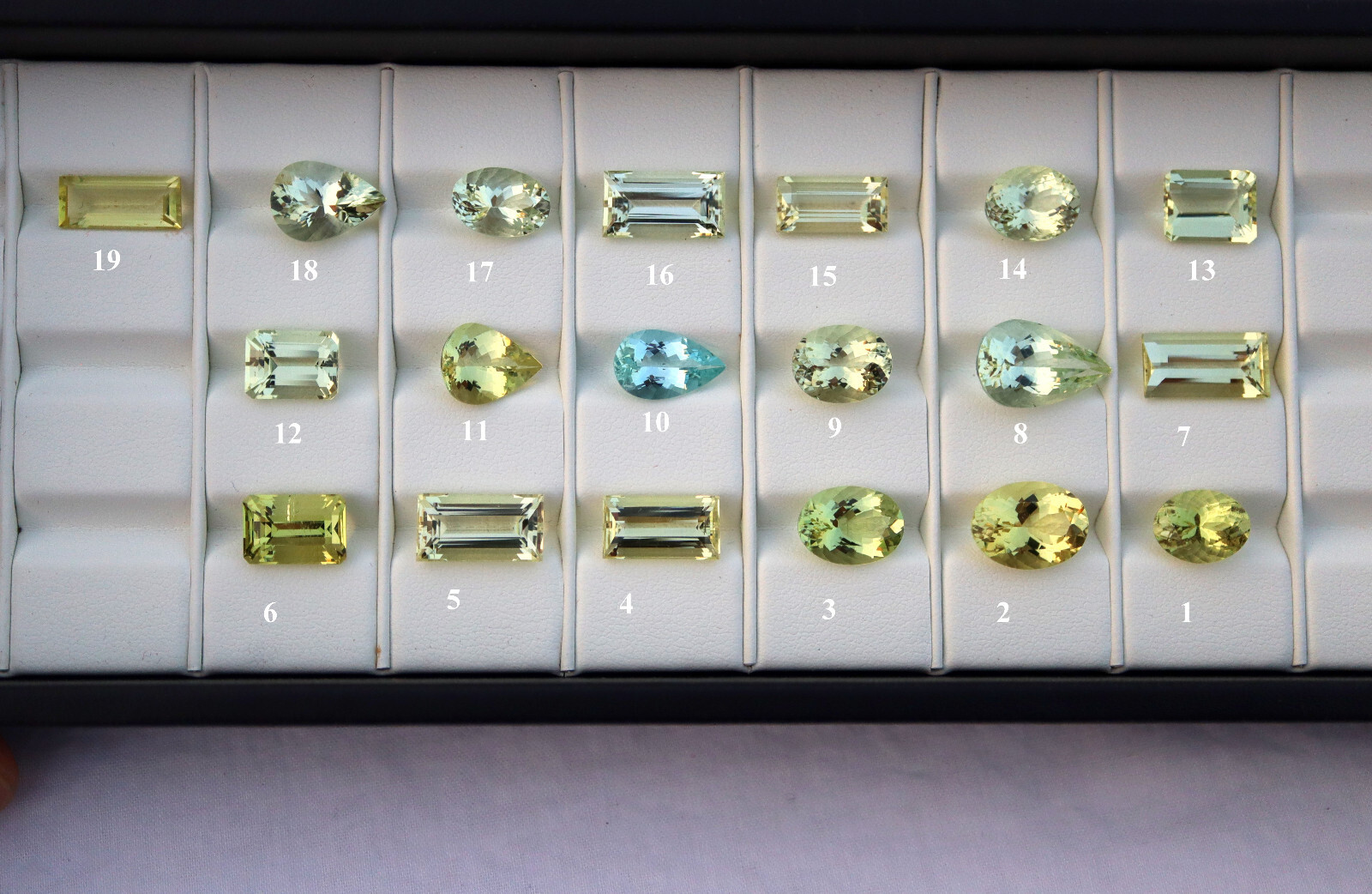 1.7 Carat To 4.7 Carat Natural AAA Aquamarine Faceted Gemstones March Birthstone