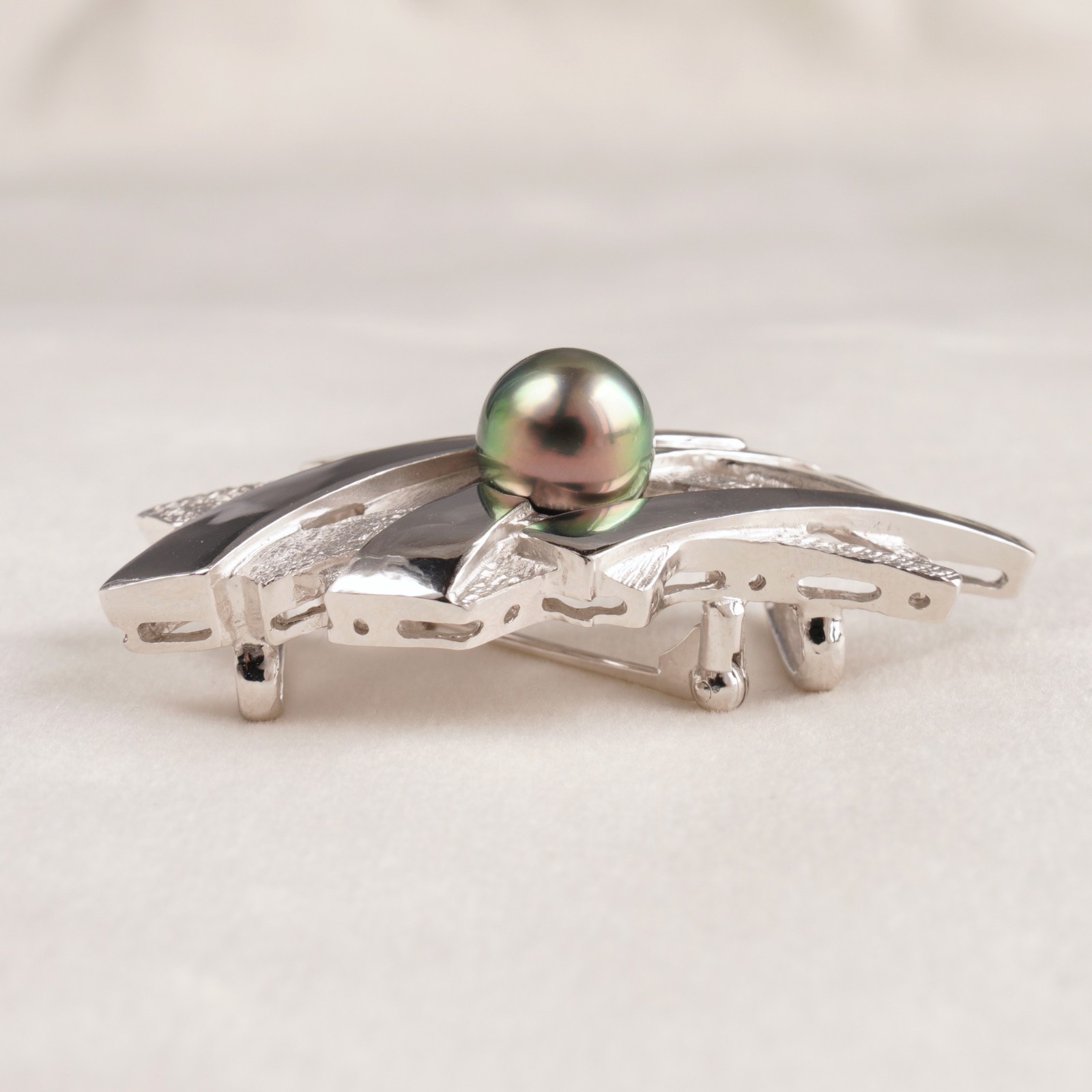 High Luster 9.4mm Oval Peacock Tahitian Pearl Brooch Sterling Silver , 1×2″