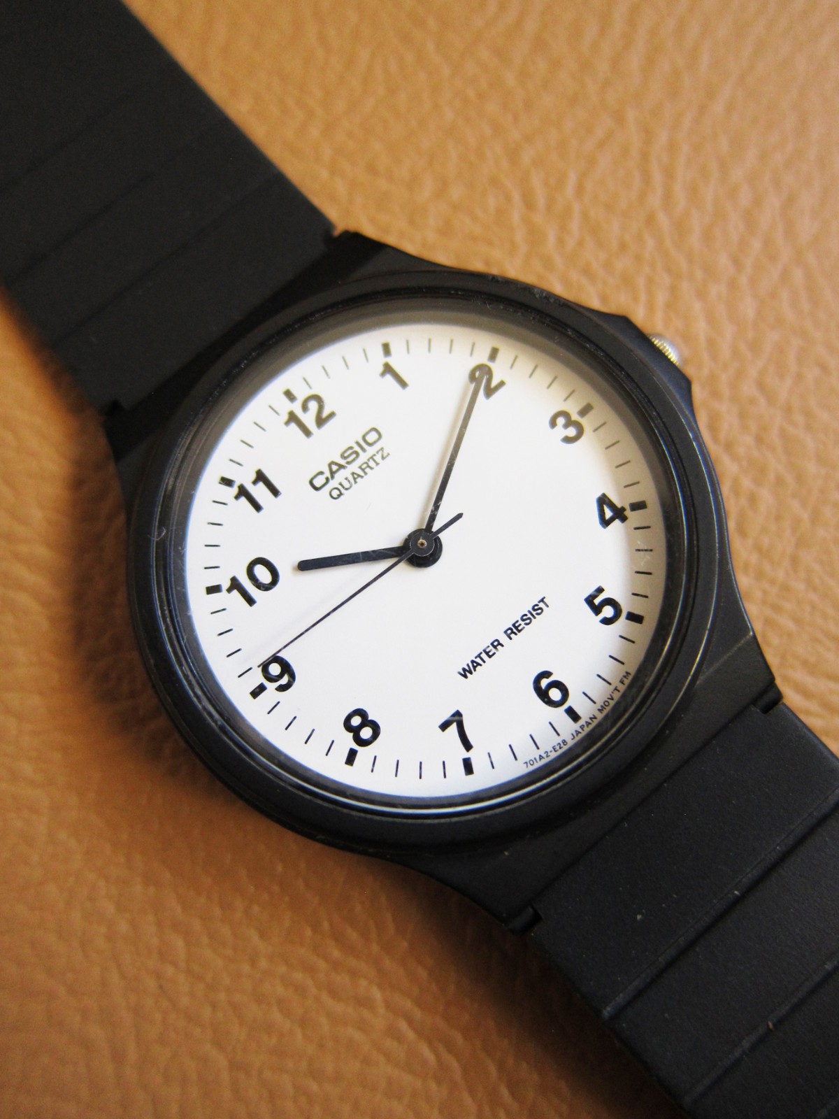 CASIO MQ-24 Unisex Quartz Watch w/ White Dial & Arabic Numerals