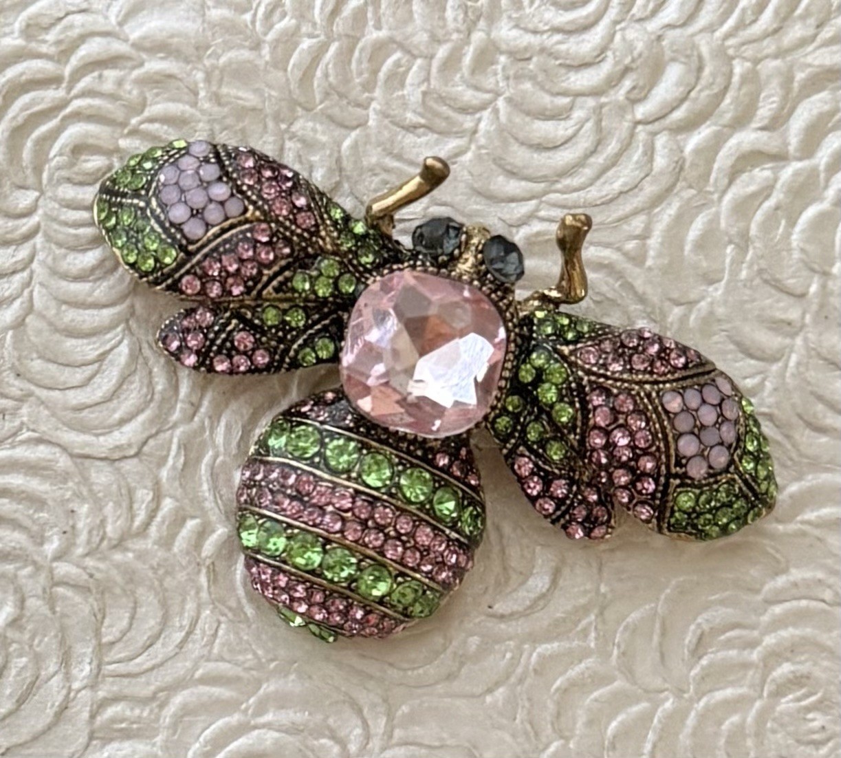 Bee Brooch gold tone metal w/ crystals