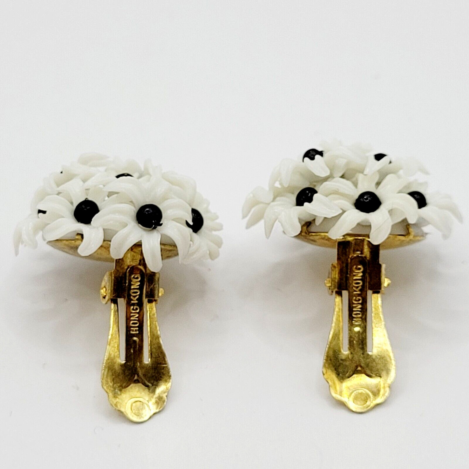 White Black Petaled Daisy Flower Plastic Metal Clip On Earrings 1960s Hong Kong