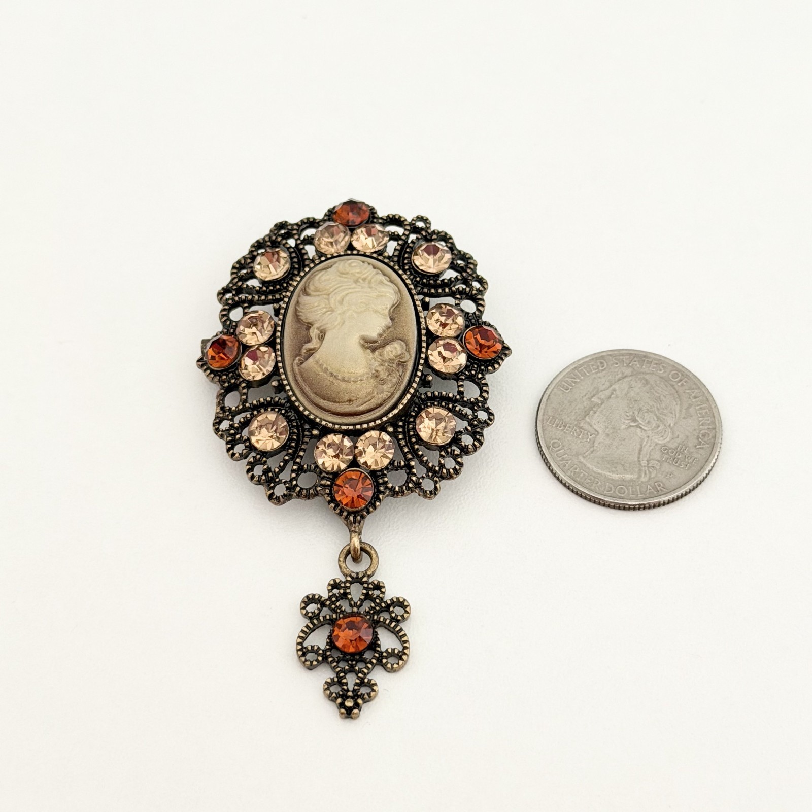 Ladies Vintage Style Resin Cameo Orange Rhinestone Gold Tone Dangle Brooch Pin
