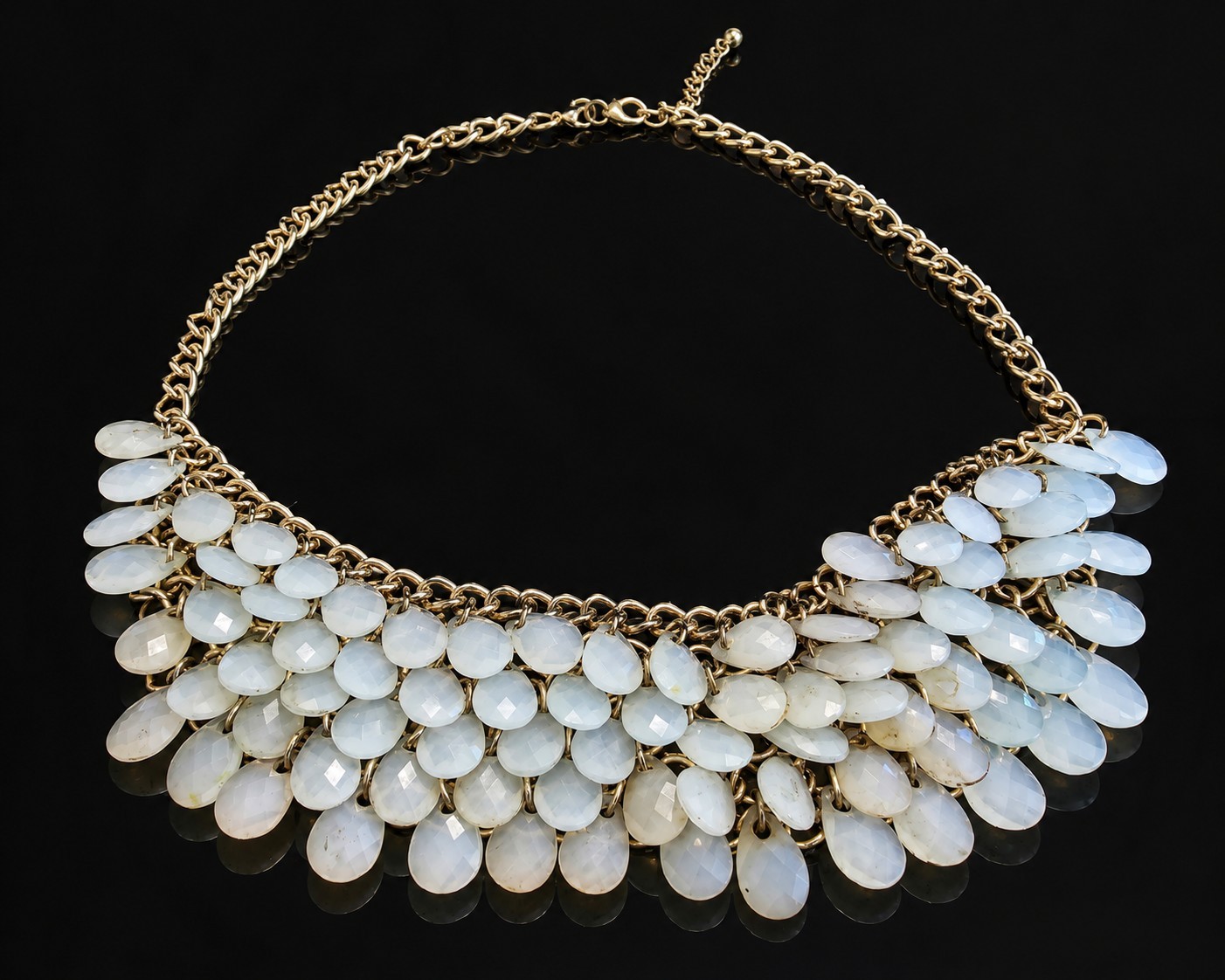 Bib Cluster Statement Necklace White Acrylic Teardrop Gold Tone 18″