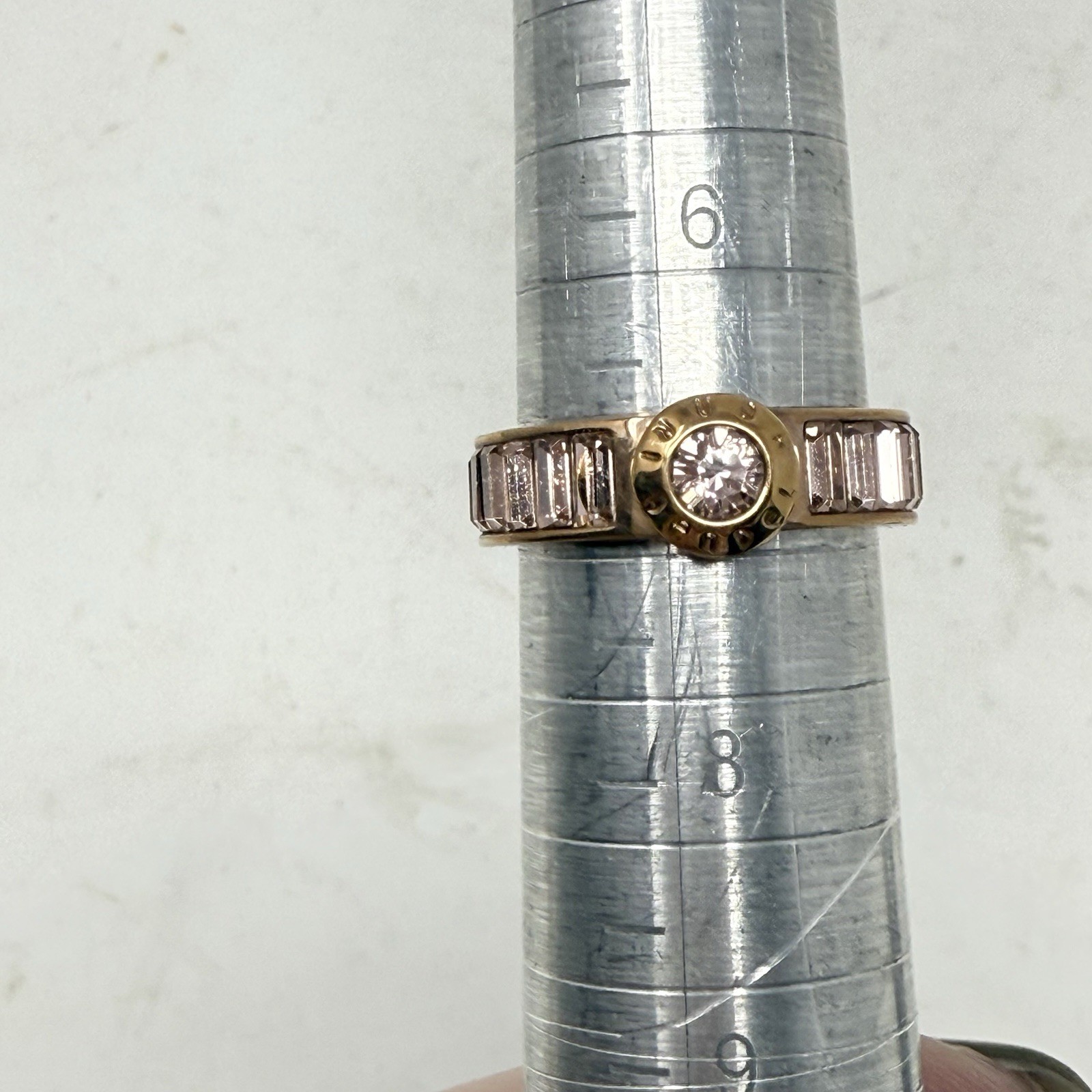 Henri Bendel Rose Gold Rivet Logo Crystal Channel Set Ring Size 6.5 Baguette