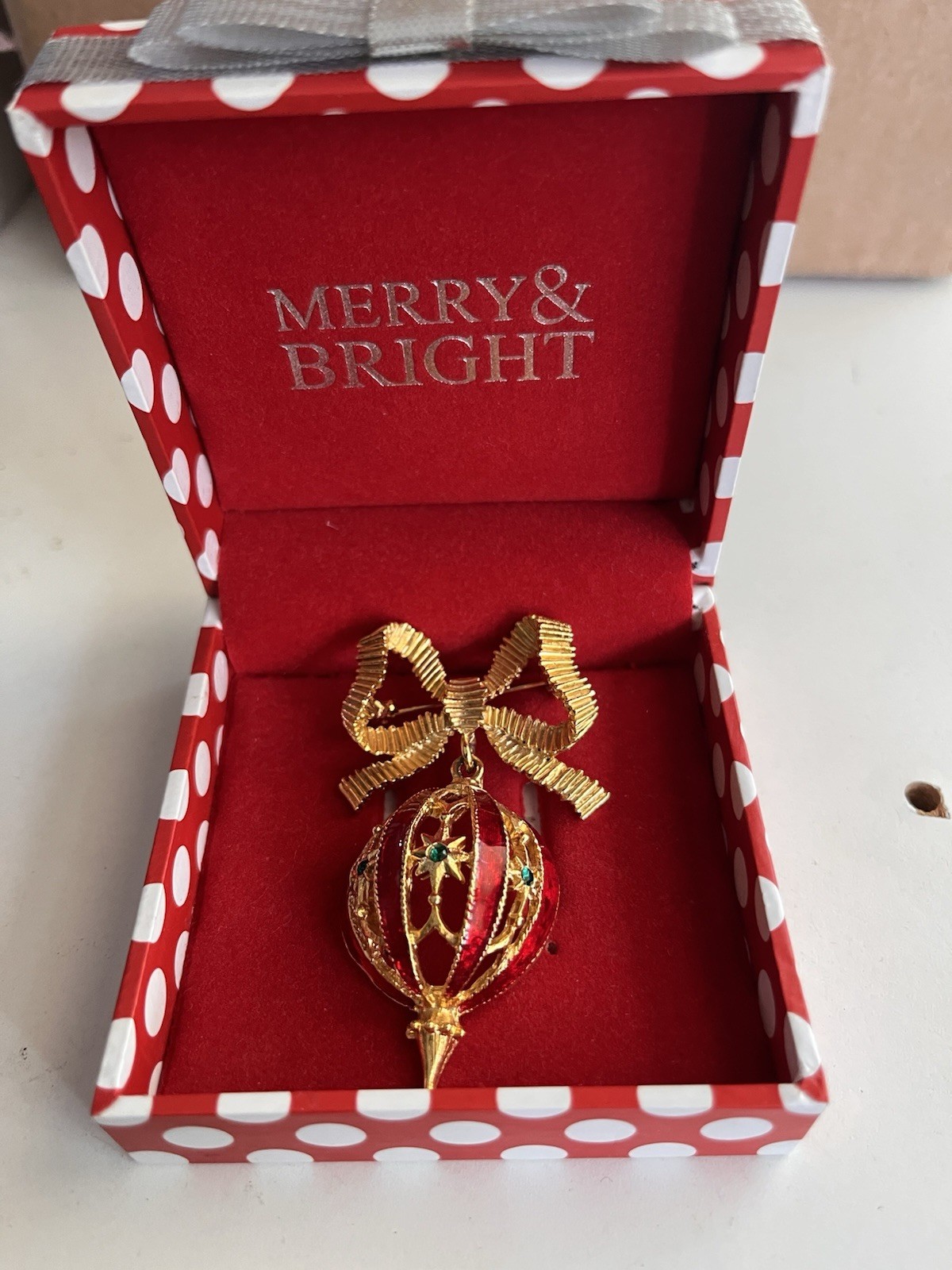 Macy’s Collectible Merry & Bright Christmas Ornament Pin NIB Gold Red & Green 3″