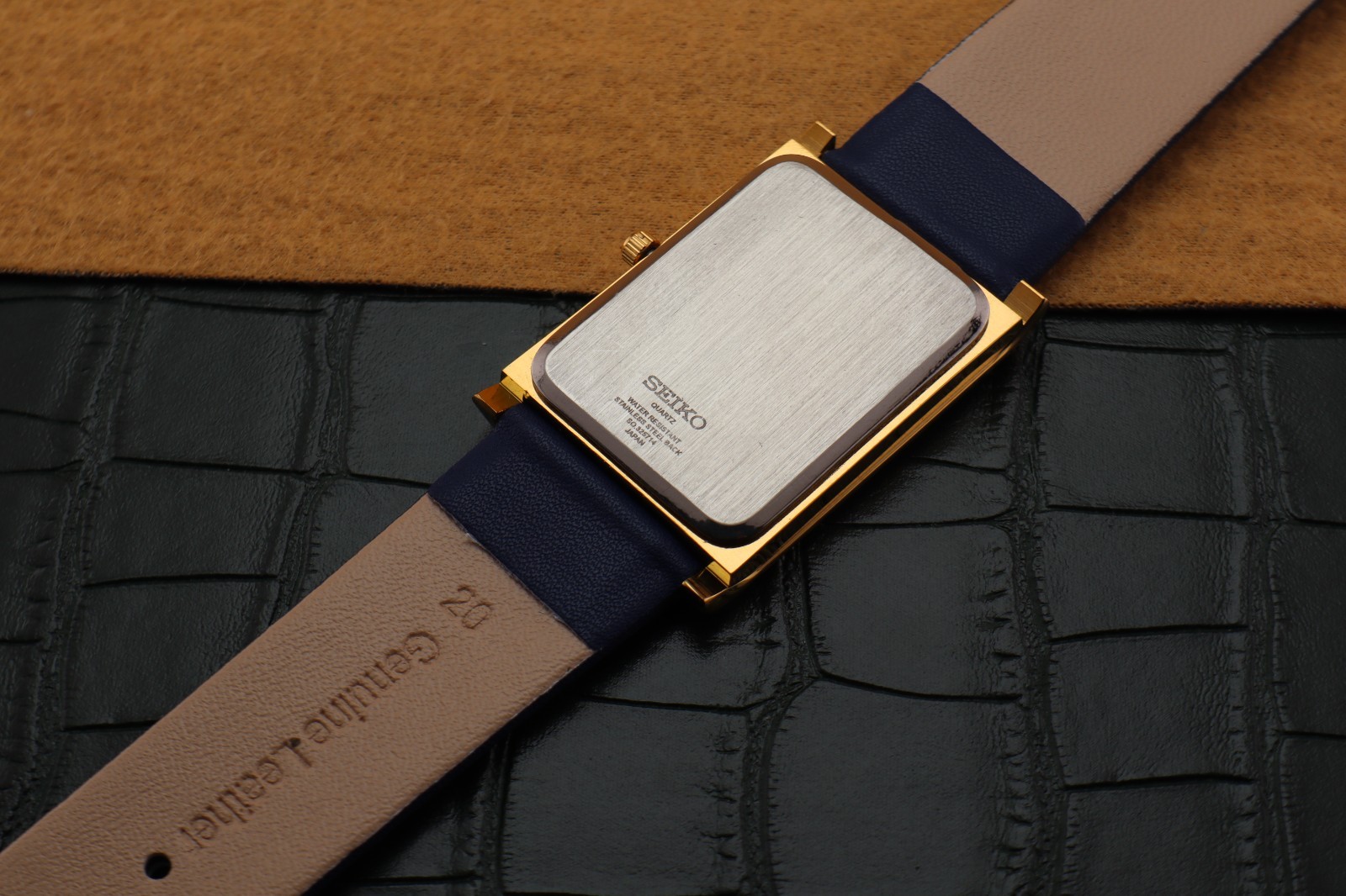 Vintage Seiko Slim Quartz Men’s Wrist Watch Blue Dial with Blue Strap.