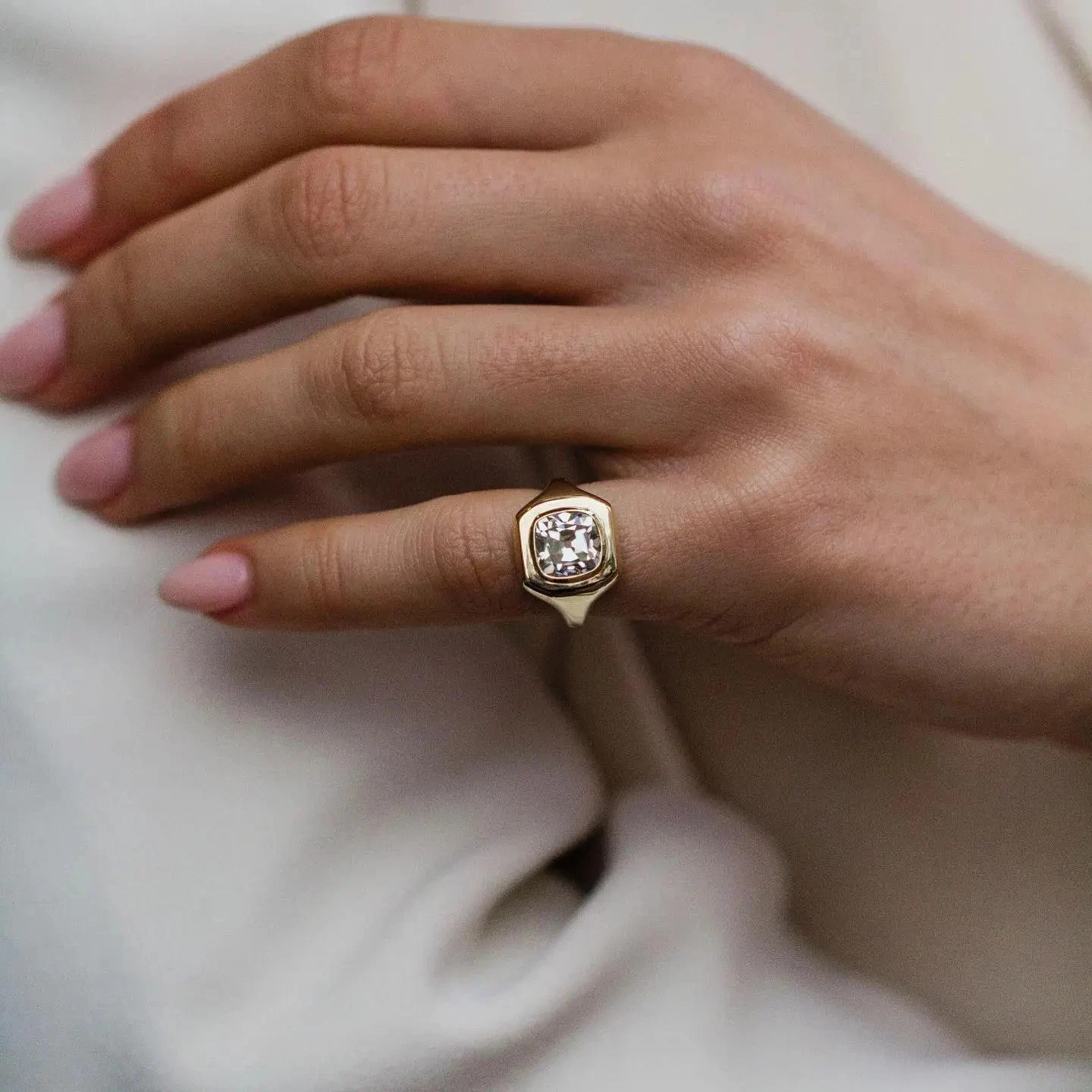 Classic Moissanite Rings 14K Rose Gold Vintage White Moissanite Set for Man and