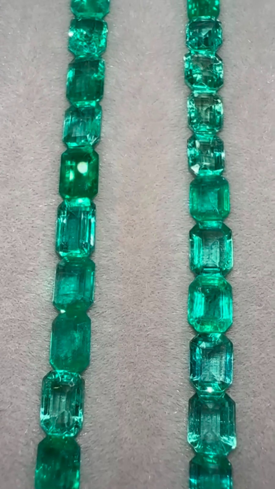 13.54Ctw Natural Rare Vivid Green Zambian Emerald