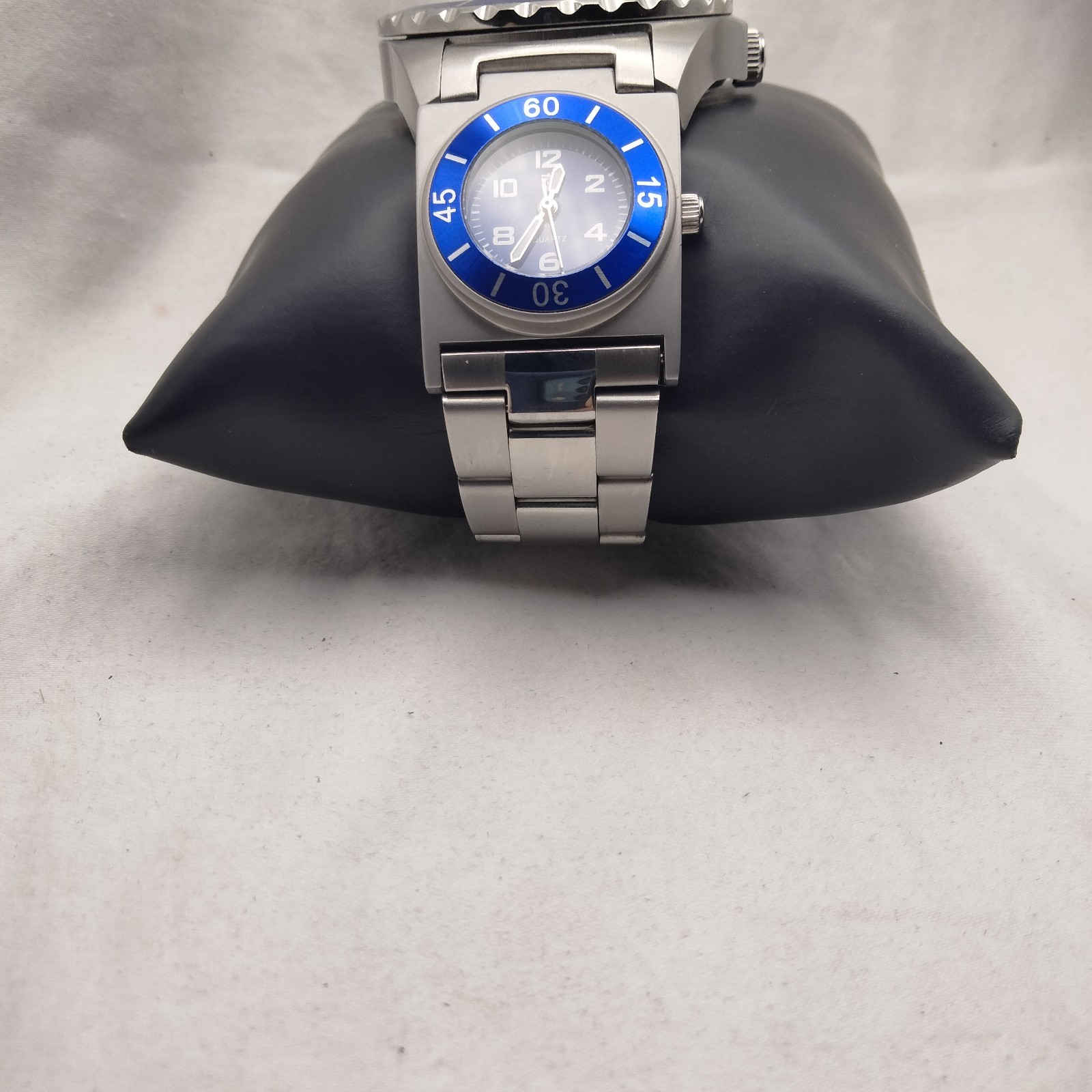Croton Model CA301150SSBL Dual Time Automatic/Quartz Watch With Box.