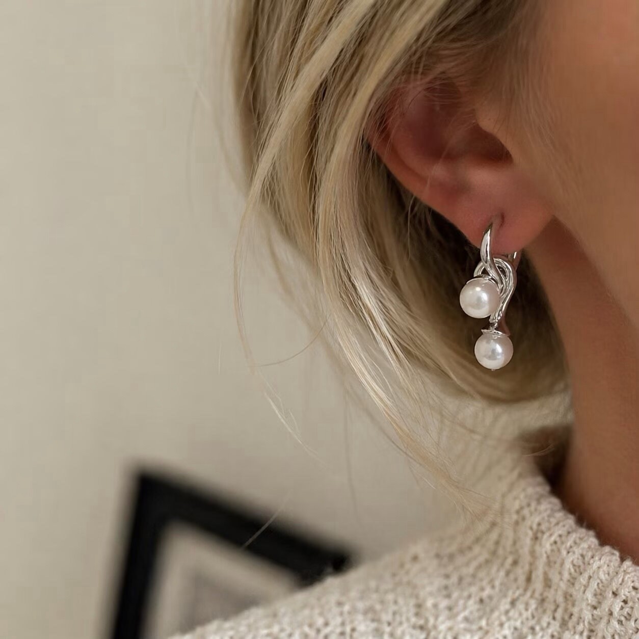925 Silver Pearl Huggie Hoop Earrings Minimalist Double Pearl Dangle Hoops 107