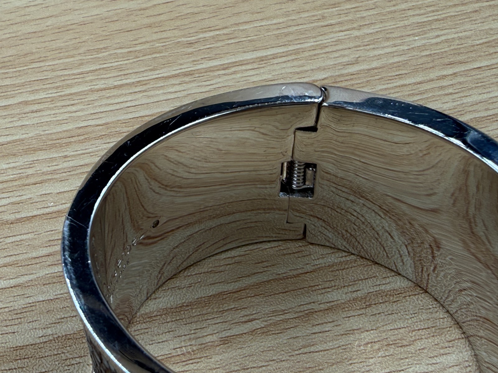 Henri Bendel Logo Pebbled Leather Hinged Cuff NWOT FREE SHIPPING