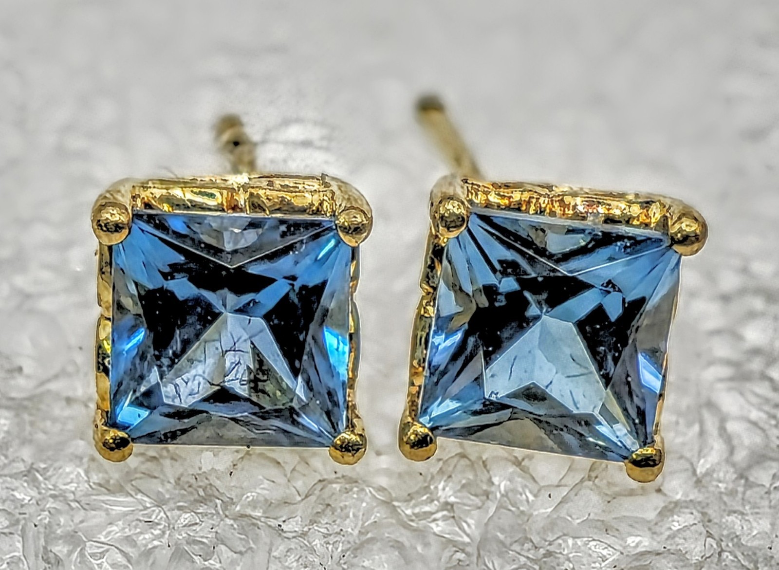 14K YellowGold Princess Cut Blue Topaz Stud Earrings 4mm 1.3 Grams No Backs
