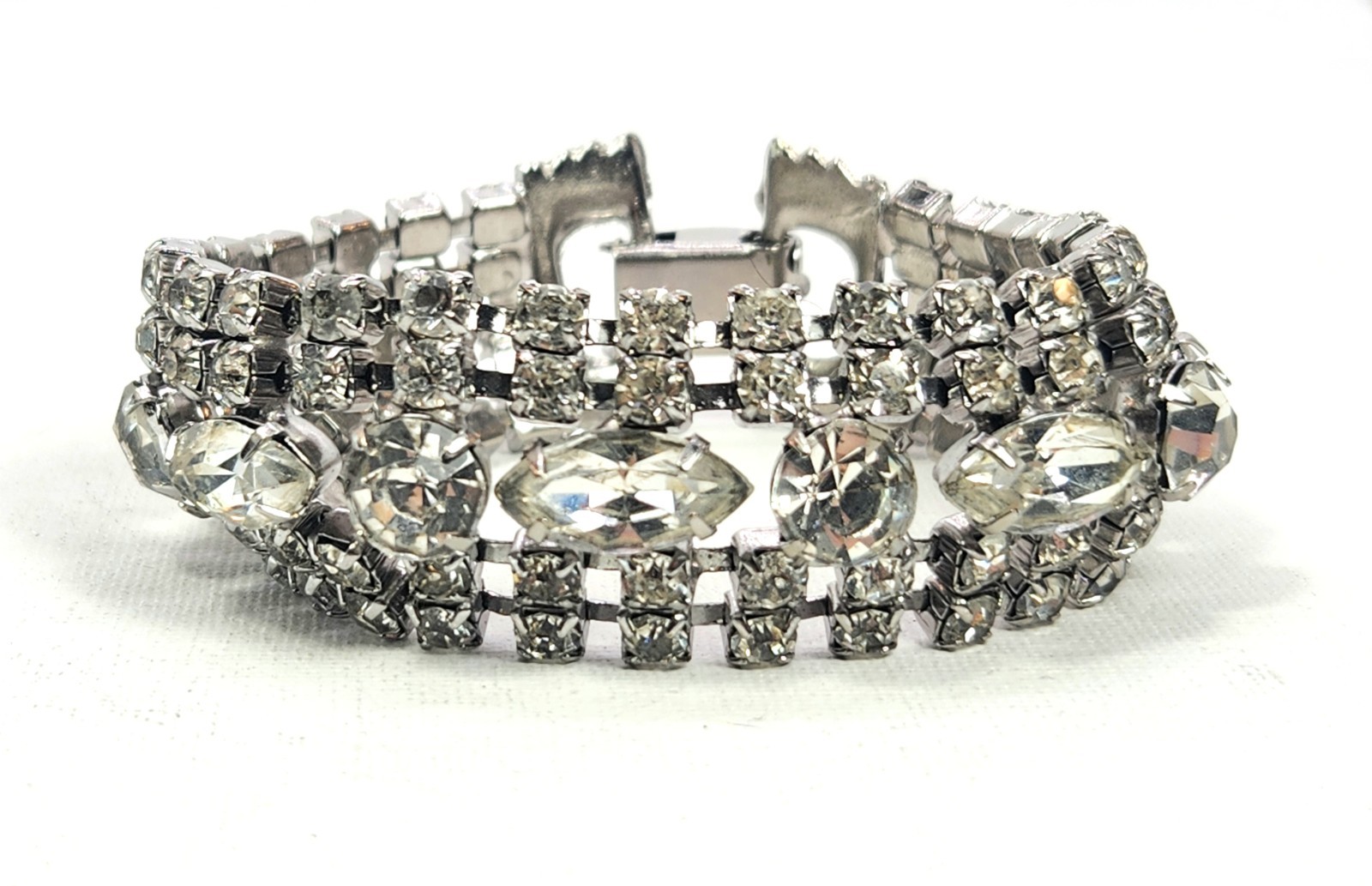 Vintage Rhinestone Bracelet Rhodium Plated White Colorless Sparkle 6 3/4″ Length