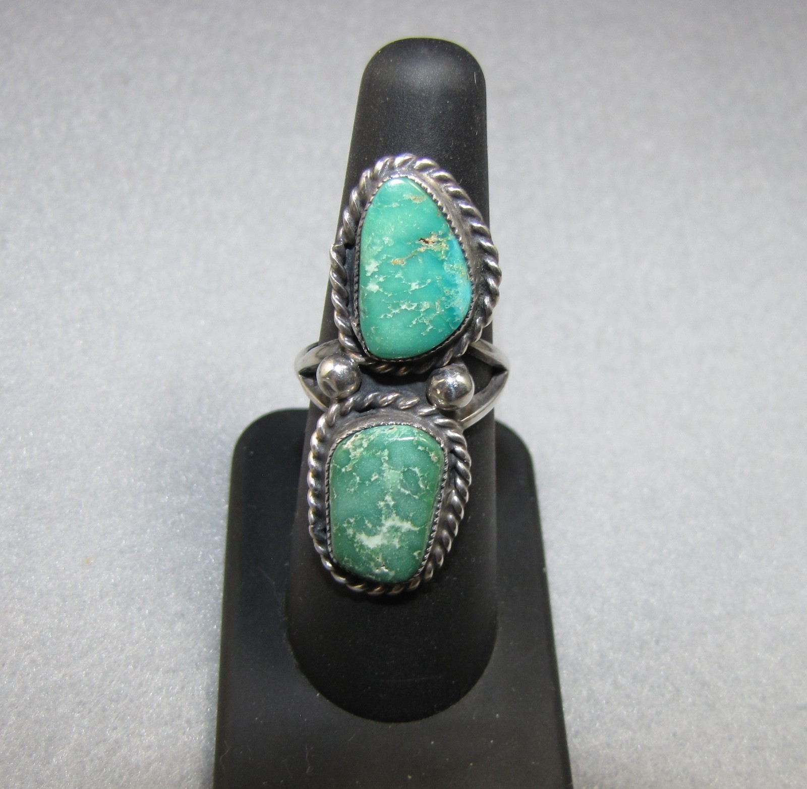 Vintage Navajo Sterling Silver & Turquoise Ring size 7-3/8, 8.8 grams