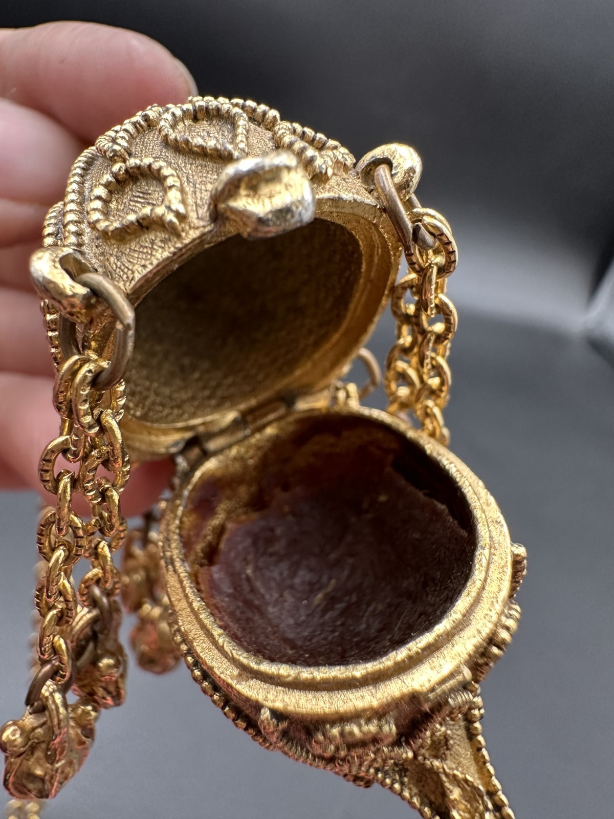 Vintage ESTEE LAUDER Azuree Gold Tone Horn Solid Perfume Necklace Boho