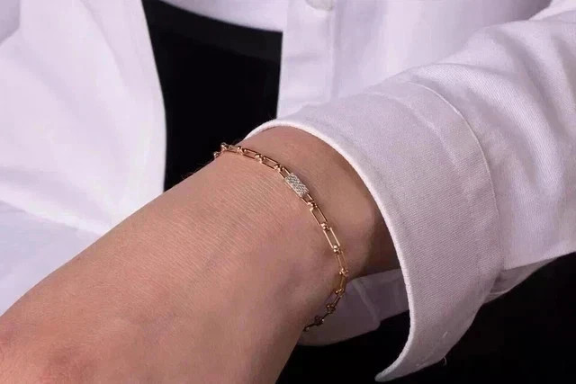 Paper Clip Style Bracelet VVS1 Moissanite 1Ct Round Cut 14K Yellow Gold Plated