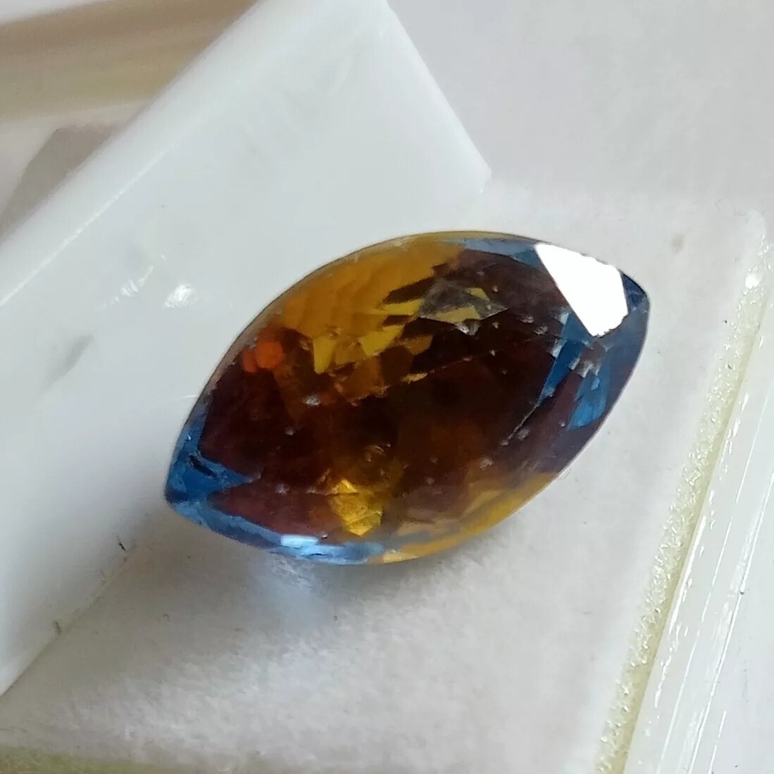 Pitambari Sapphire Marquise Cut 10-12 Ct Bi-Color Natural EGL Certified Gemstone