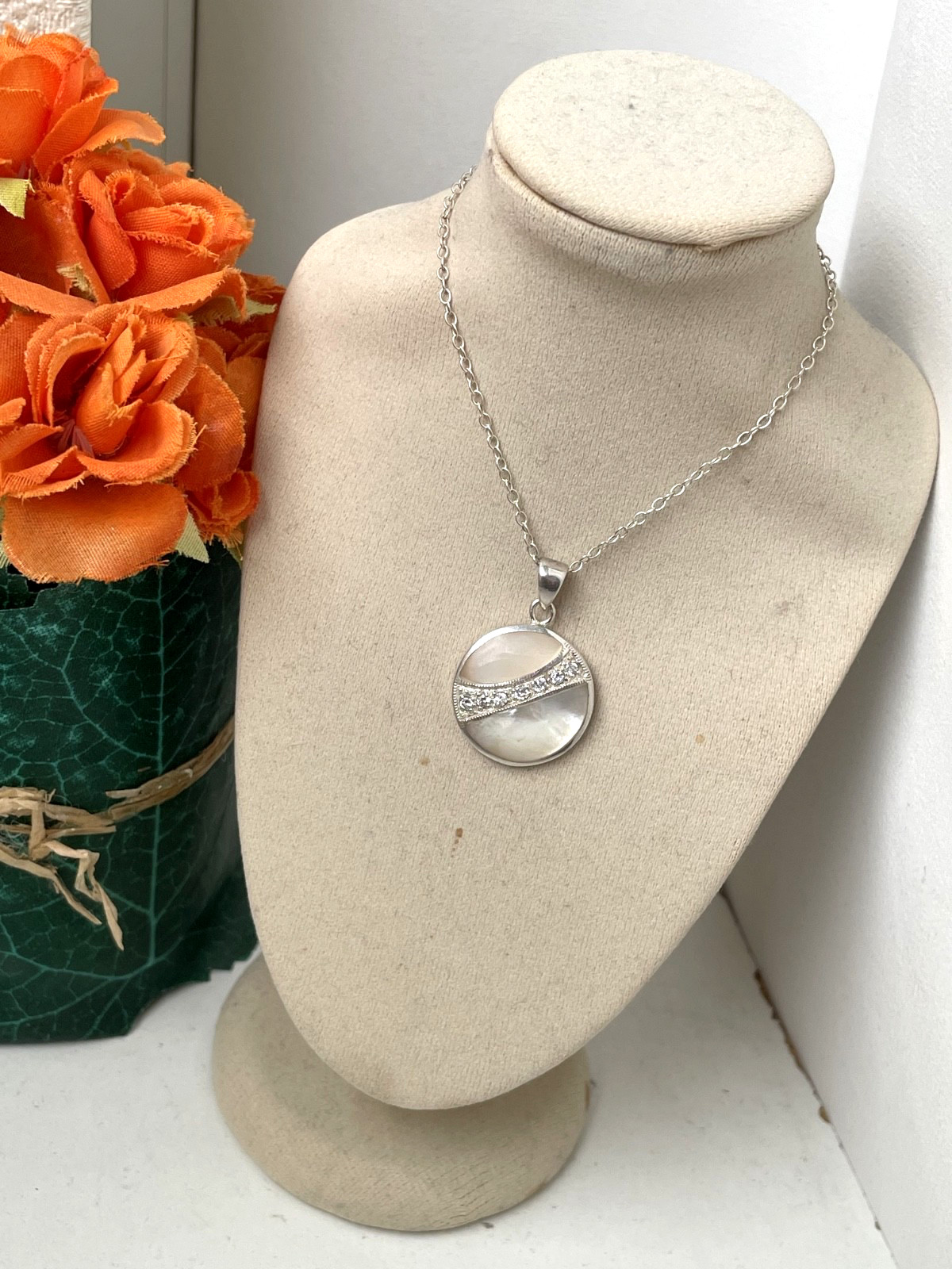 GORGEOUS MODERNIST SOLID 925 STERLING SILVER MOTHER OF PEARL NECKLACE 15″ 38CM