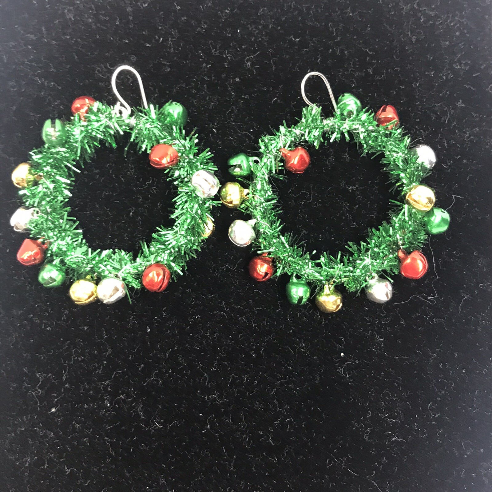 Green Tinsel Loop Hoop Christmas Wreath Earrings New Mini Jingle Bells Holiday
