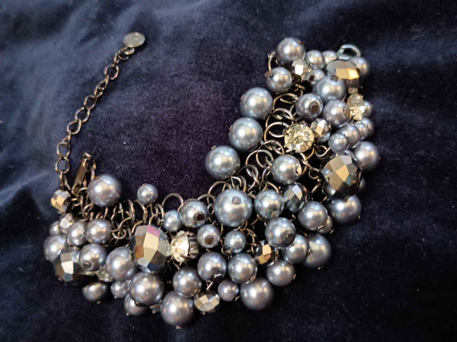 Vintage Premier Designs Signed Crown Tag Gunmetal Gray Pearl Cluster Bracelet Ve