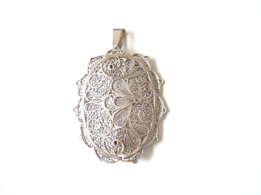 Antique Silver Brooch Pendant Filigree Silver Jewelry 9.4 G/5.7X3.6 Cm