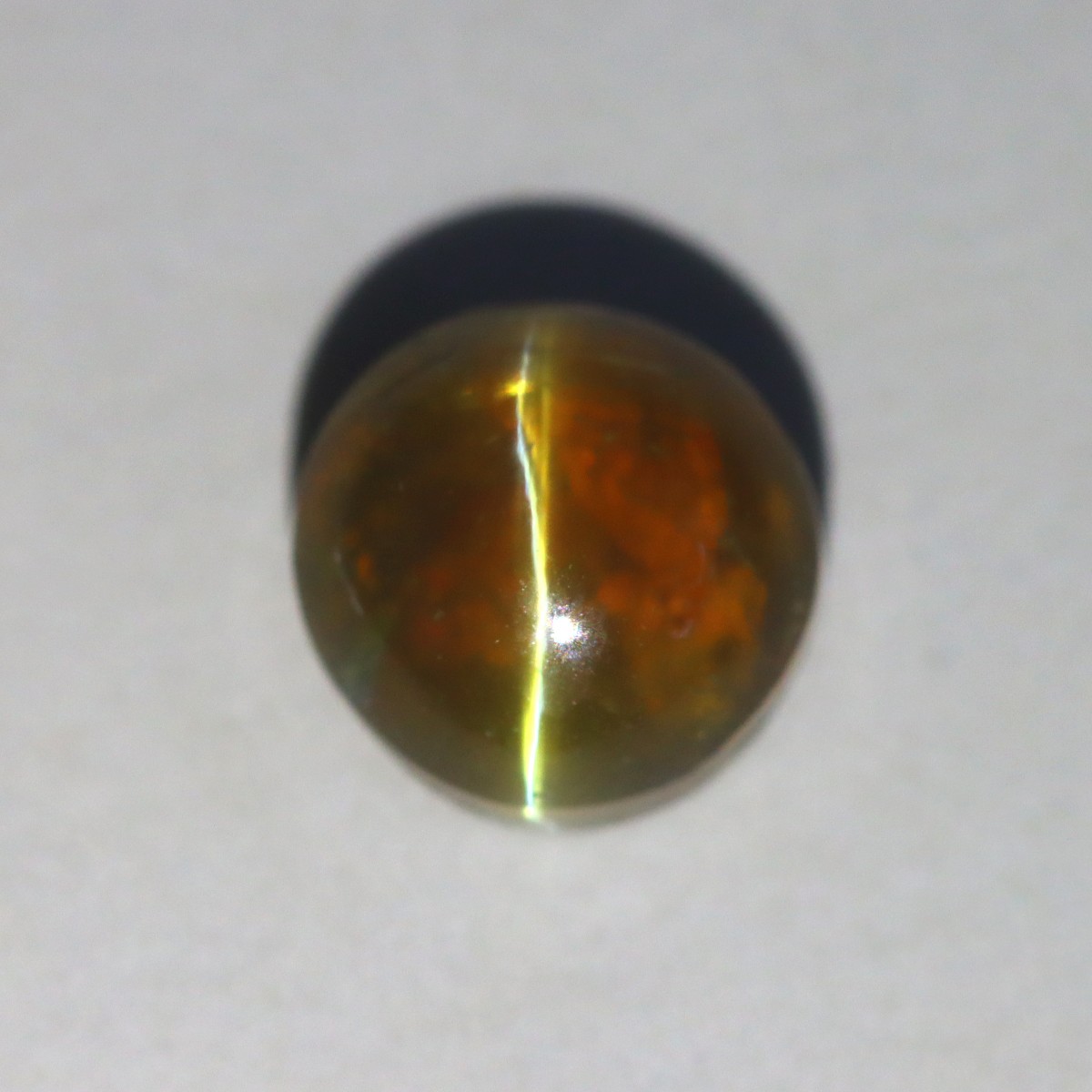 2.05 Cts_Sharp Eye_100 % Natural Unheated HONEY Chrysoberyl Cat’s Eye_Srilanka