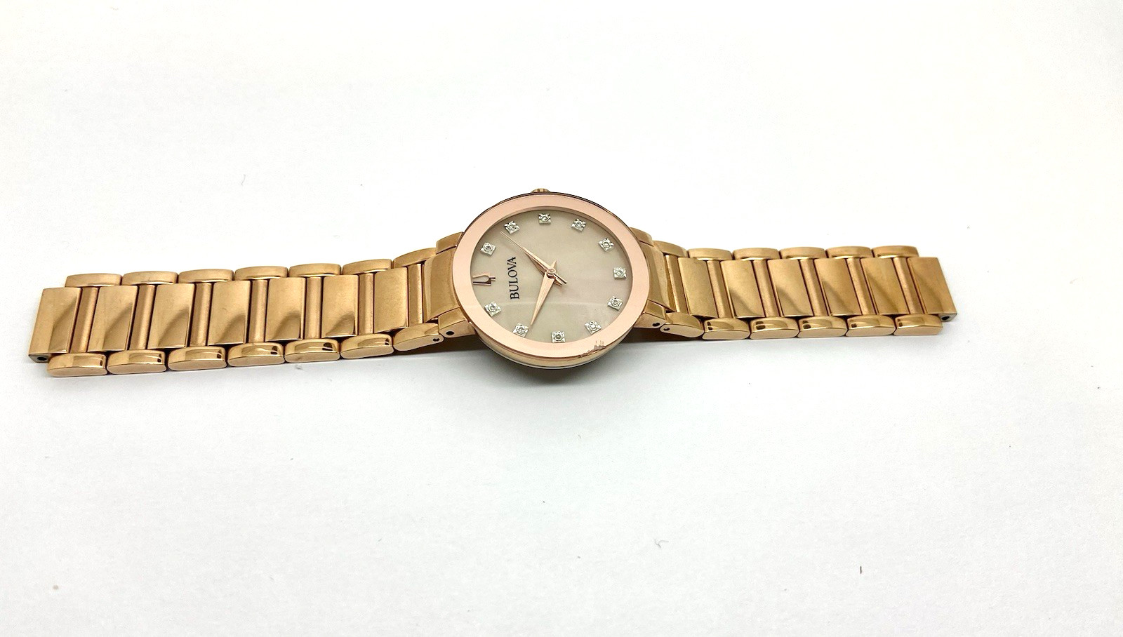 Bulova Women’s Watch 97P132 Diamond Quartz Broken Band Chipped FOR PARTS