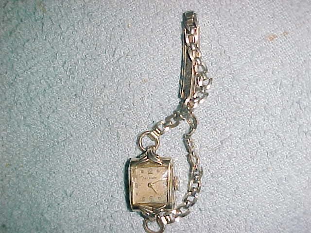 Le Coultre Ladies vintage WRISTWATCH – 10K Gold Filled RUNS