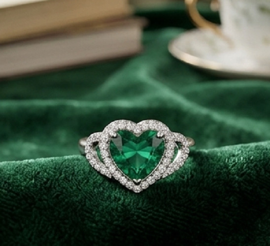 2Ct Heart Cut Simulated Green Emerald/CZ Tiara Ring Crown Band White Gold Plated