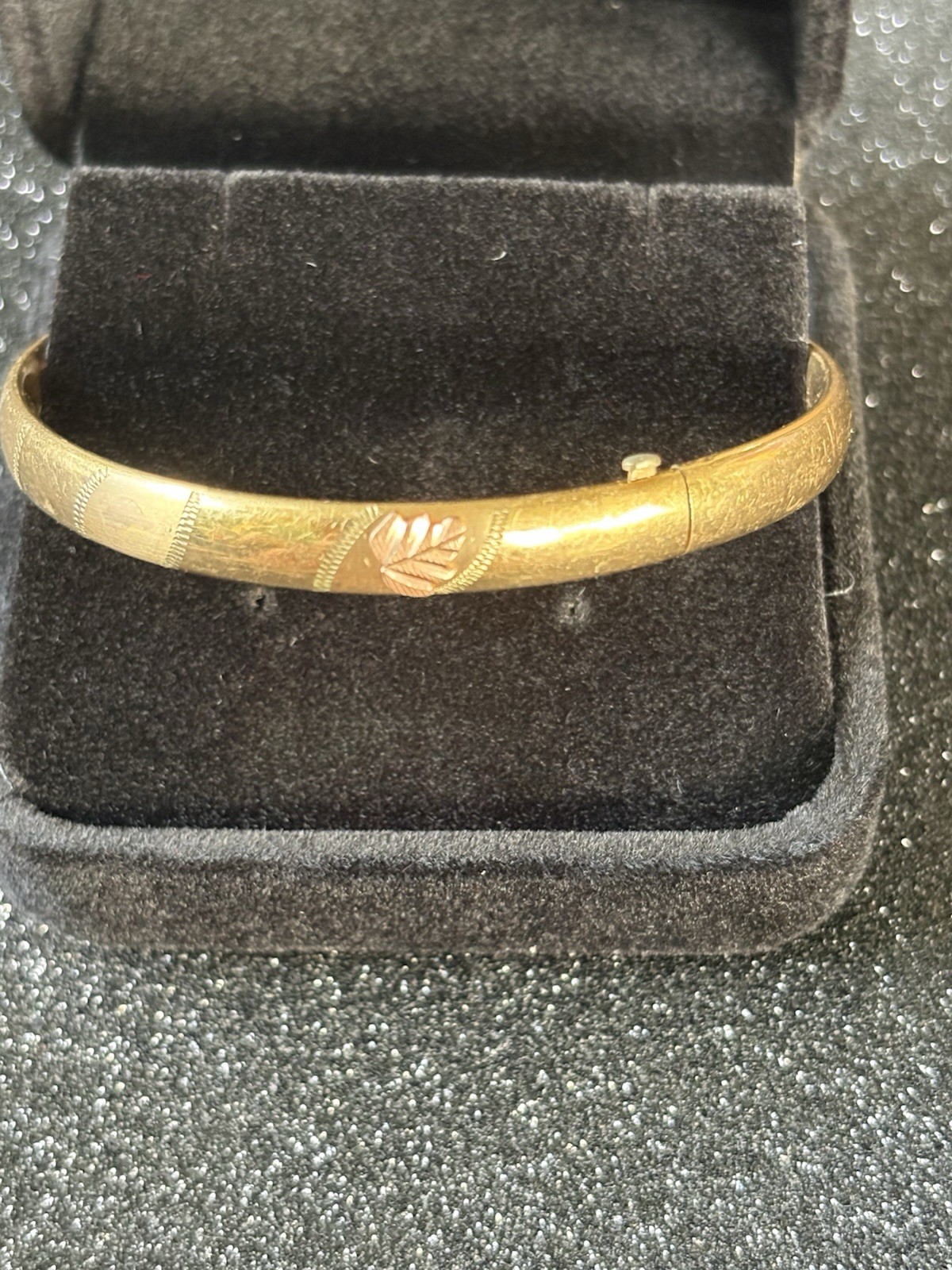 Vintage C.CO Coleman Black Hills 1/20 14K Gold Filled Hinged Bangle Bracelet